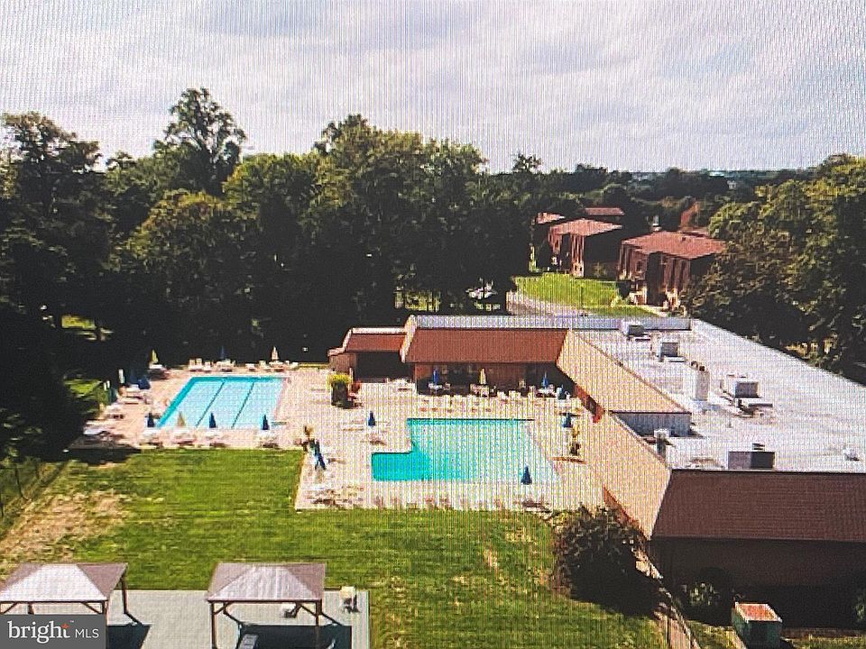2nd image of 3105 Delaire Landing Rd #3105-00