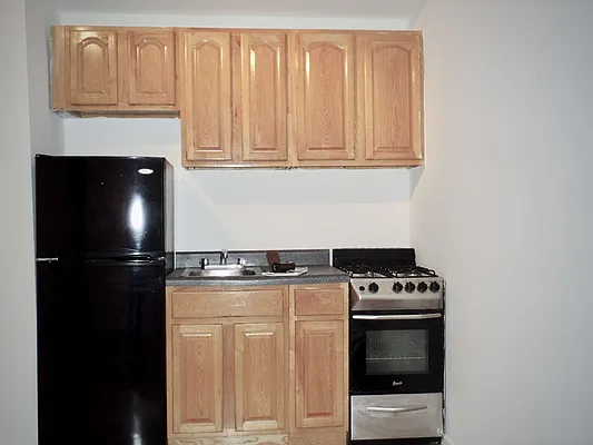 Rented by Albert Attias, LREB | media 14