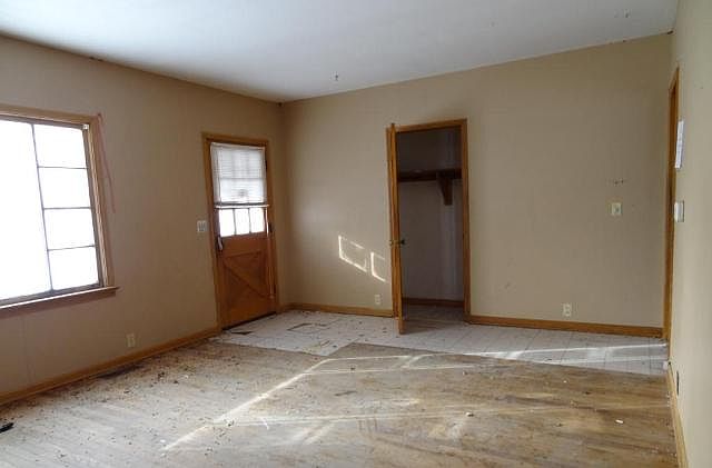 2nd image of 32733 Shertzer Rd