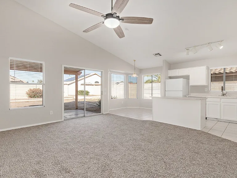 12454 W Holly St — Photo 8