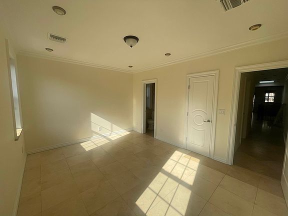 2nd image of 2579 44th St #1