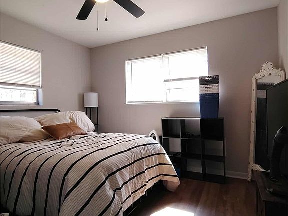 5th image of 1717 59th Ave E