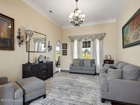 4th image of 12868 Arbor Dr