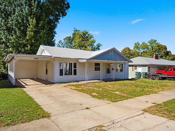 2nd image of 304 N Lincoln Avenue