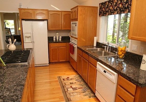 Love to cook in this Kitchen!