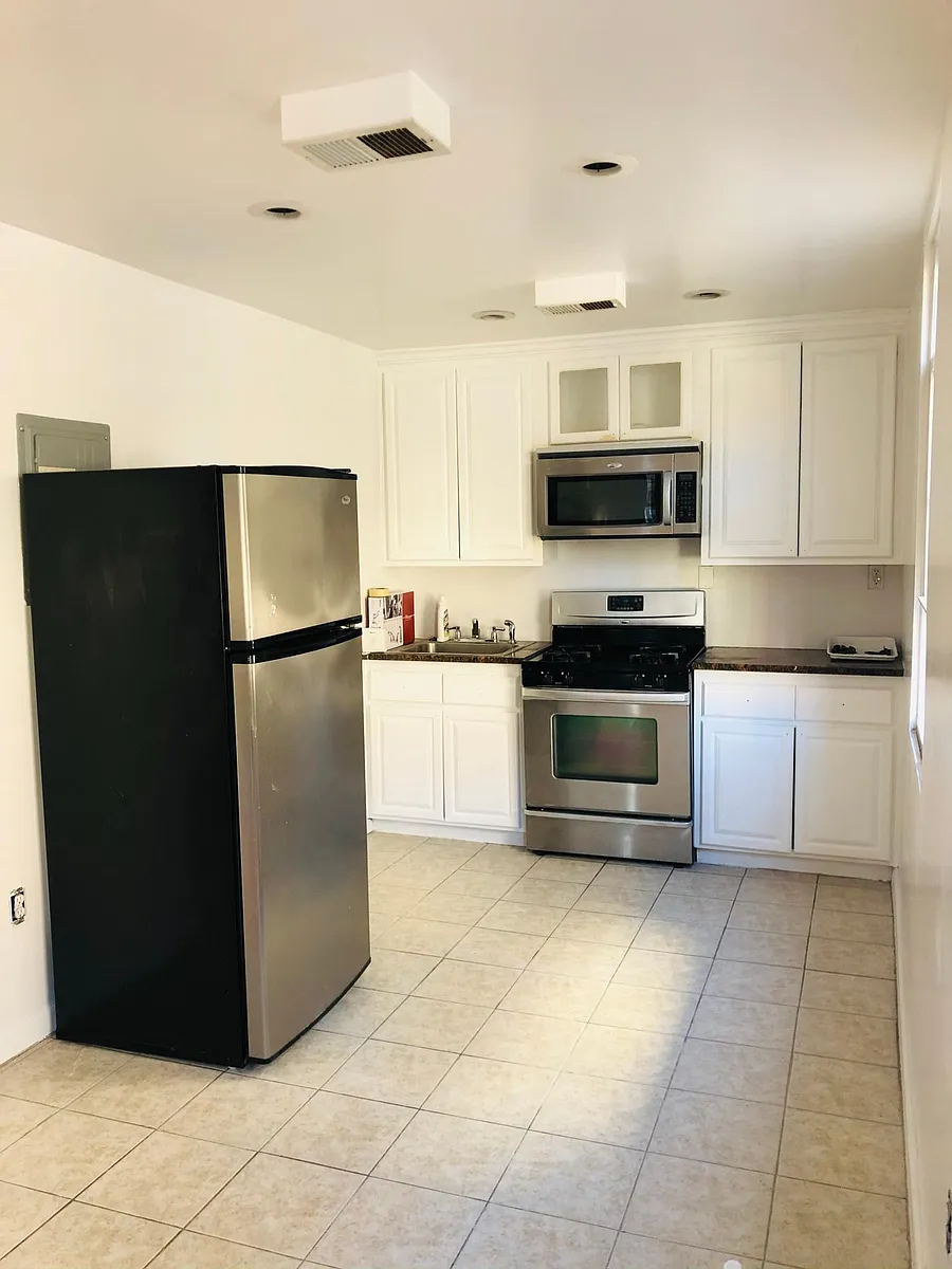 Building Photo - 381 Palisade Ave #2F