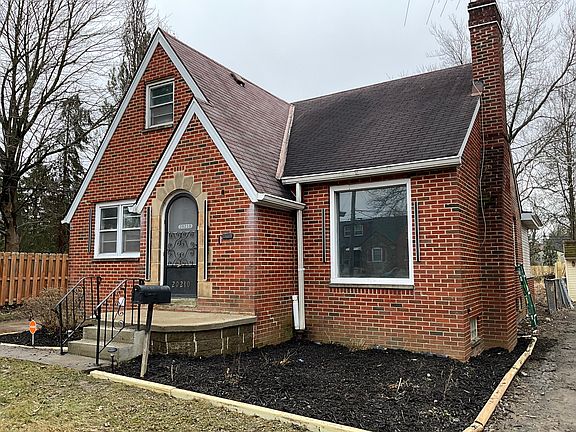 2nd image of 20210 Gladstone Rd