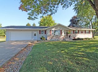 6018 S Mathewson Rd, Mazomanie, WI 53560