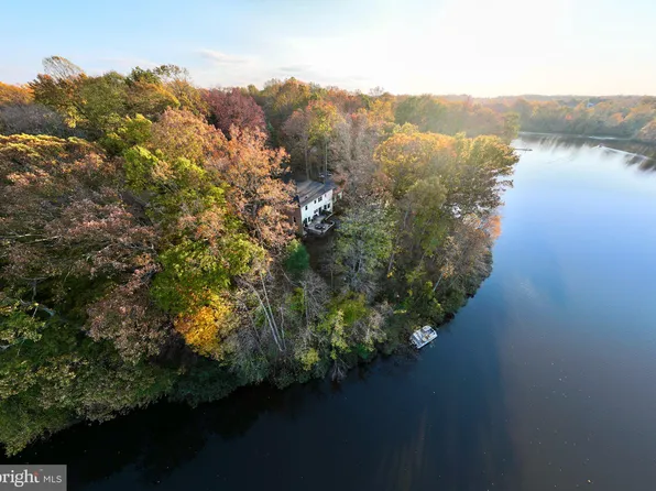 15792 Devonald Pl, Dumfries, VA 22025