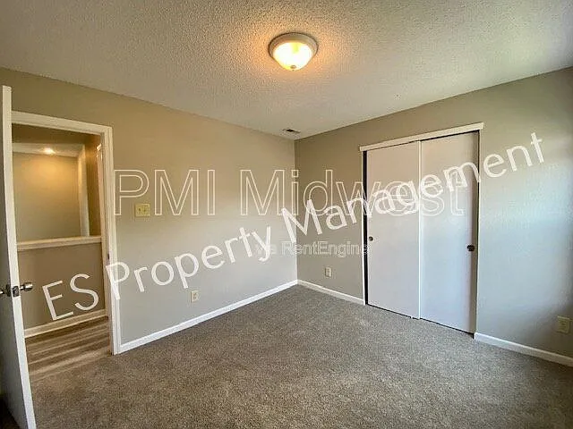 10902 Glenayr Dr — Photo 31