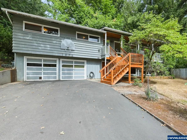 1975 Mapleleaf Rd, Lake Oswego, OR 97034