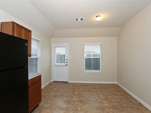 4th image of 19162 Sandelford Dr