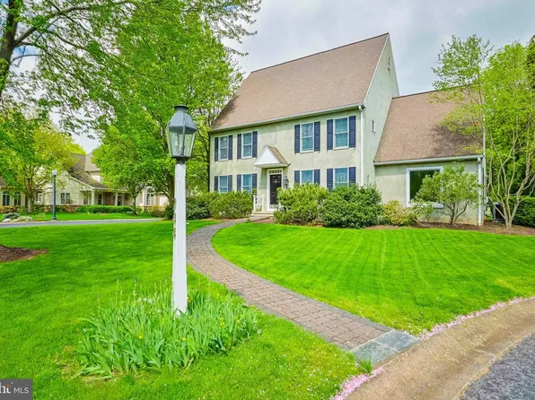 744 Goose Neck Dr, Lititz, PA 17543