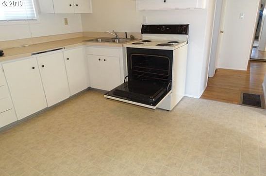 2nd image of 1007 SE 190th Ave