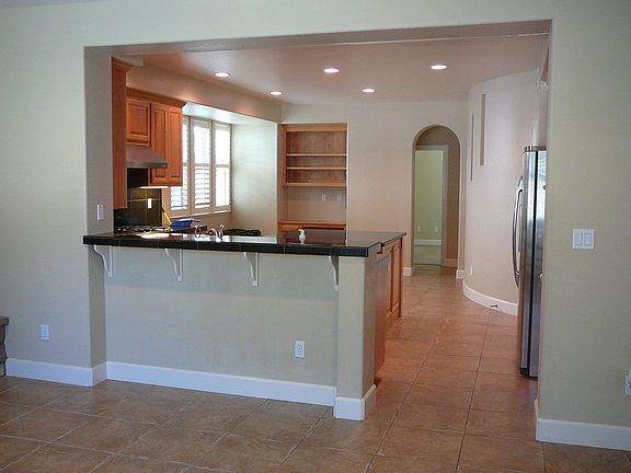 Bkfst Bar Kitchen Area