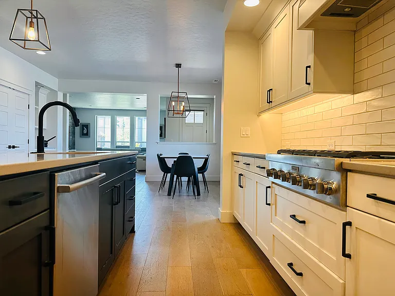 4410 E Parkcenter Blvd — Photo 12