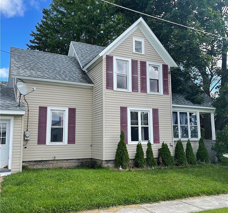 1st image of 314 Main St
