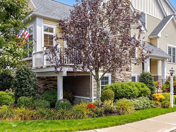 2nd image of 75 Boatwrights Loop