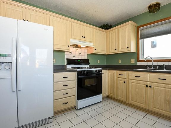 3rd image of 1534 Roosevelt St