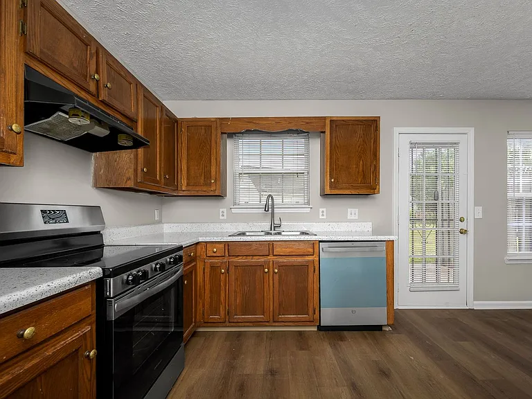 2312 Willowbrook Dr — Photo 11