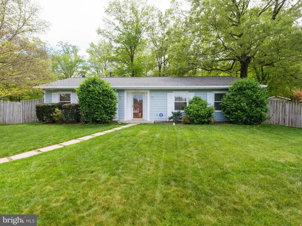 4107 Sunburst Ct, Alexandria, VA 22303