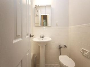 112-04 Roosevelt Ave, Flushing, NY 11368