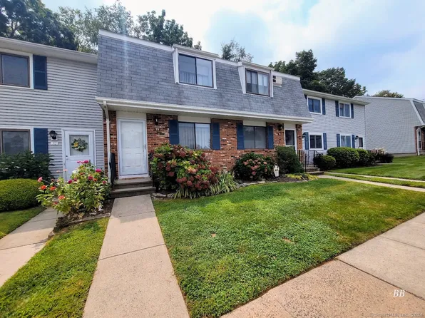 72 Heritage Woods #72, Wallingford, CT 06492