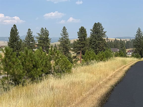 2nd image of 984 Sandhill Loop
