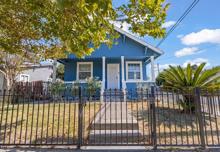400 E Ellis St — Photo 1