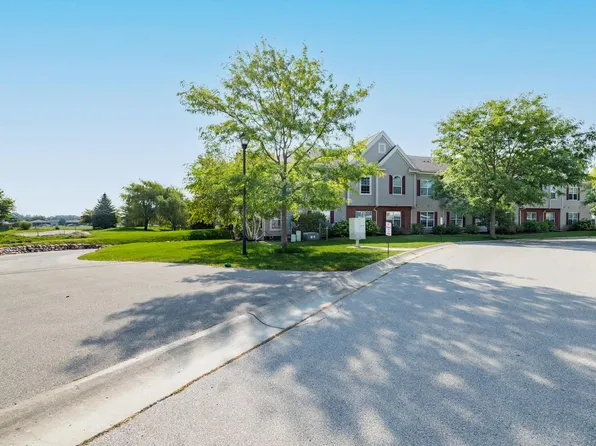 W206N16618 Blackberry CIRCLE #2328, Jackson, WI 53037