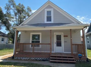 6561 Maple St, Omaha, NE 68104