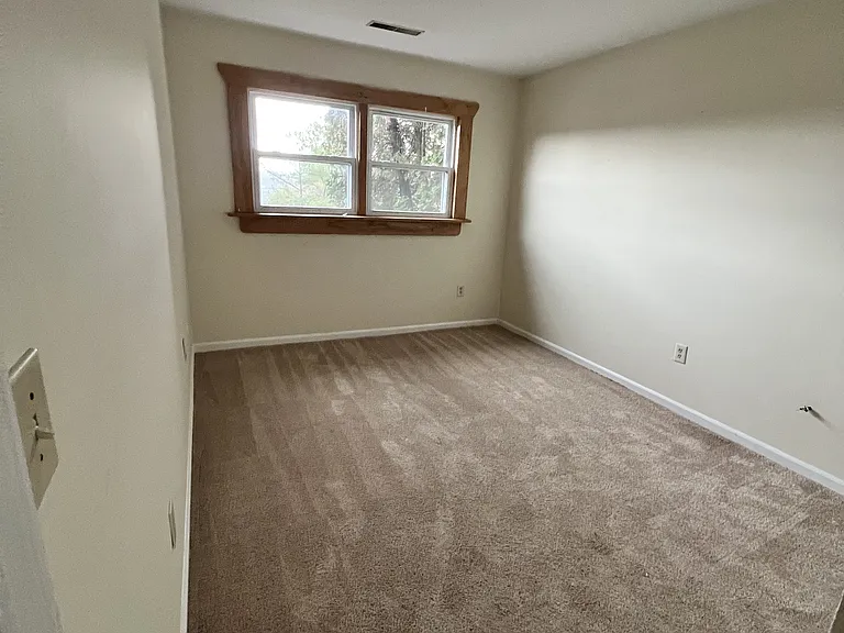 401 Fairfax St #3 — Photo 11