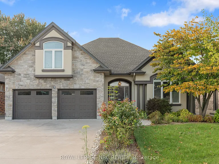 7 Sapphire Ct N — Photo 1