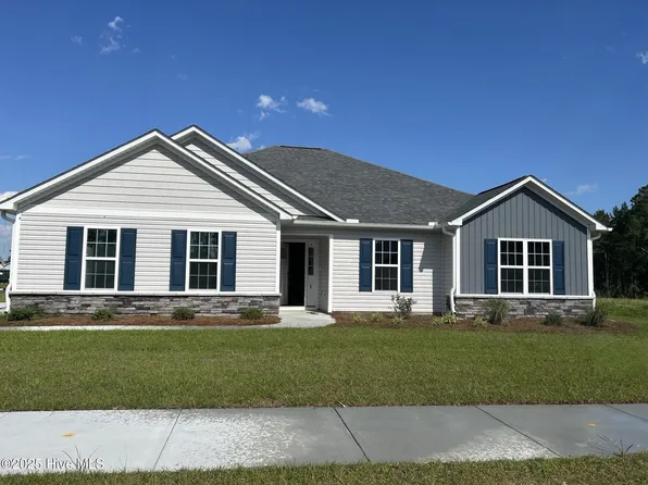 102 Tradition Trail, Newport, NC 28570