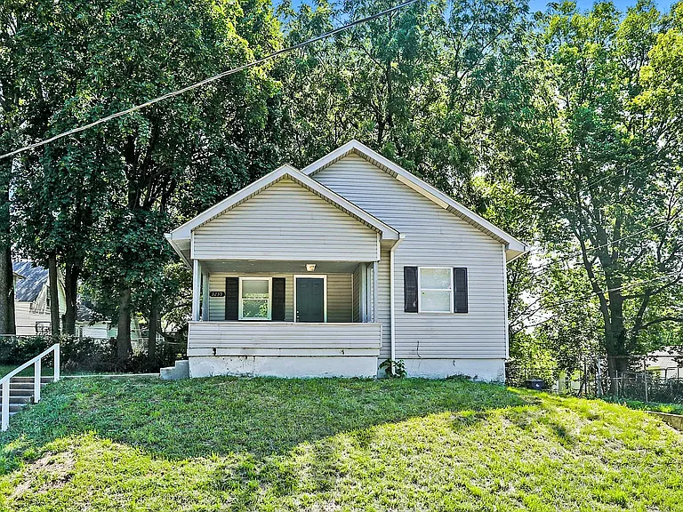 3239 Elmira St — Photo 1