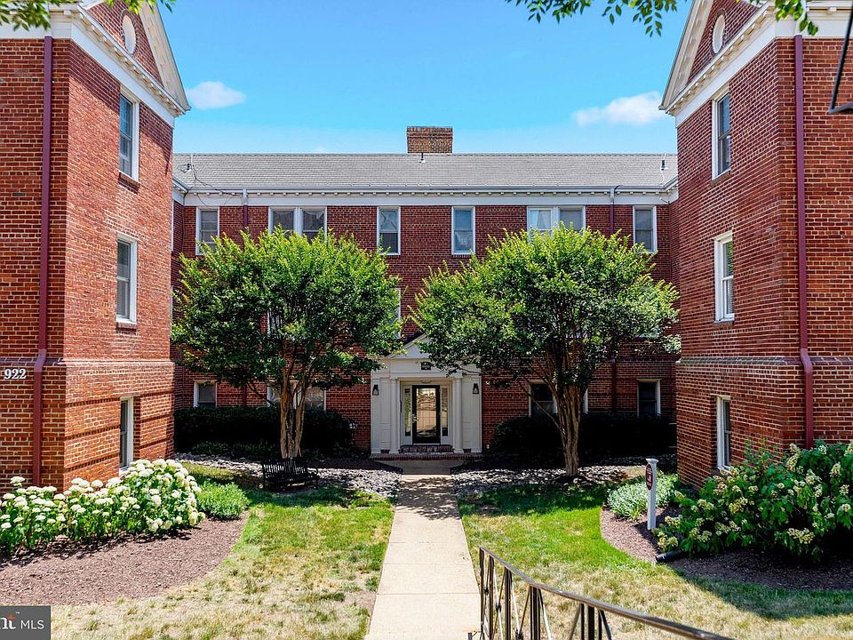 1st image of 922 S Washington St APT 311