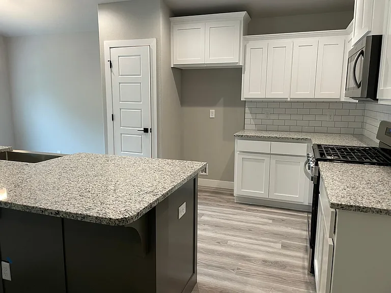 7313 S Walnut Ave — Photo 11