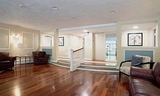 50 Green St #405 — Photo 10
