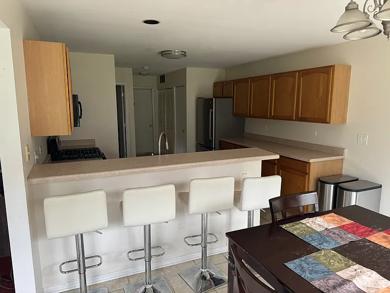 215 Dogwood Ct — Photo 3