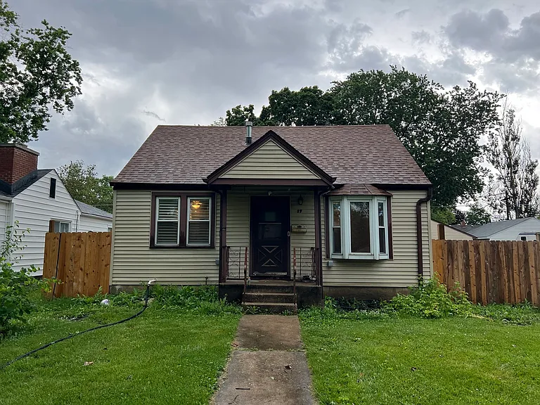 17 N Iowa Ave — Photo 3