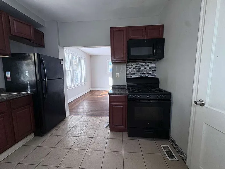 240 Fountain St #240A — Photo 11