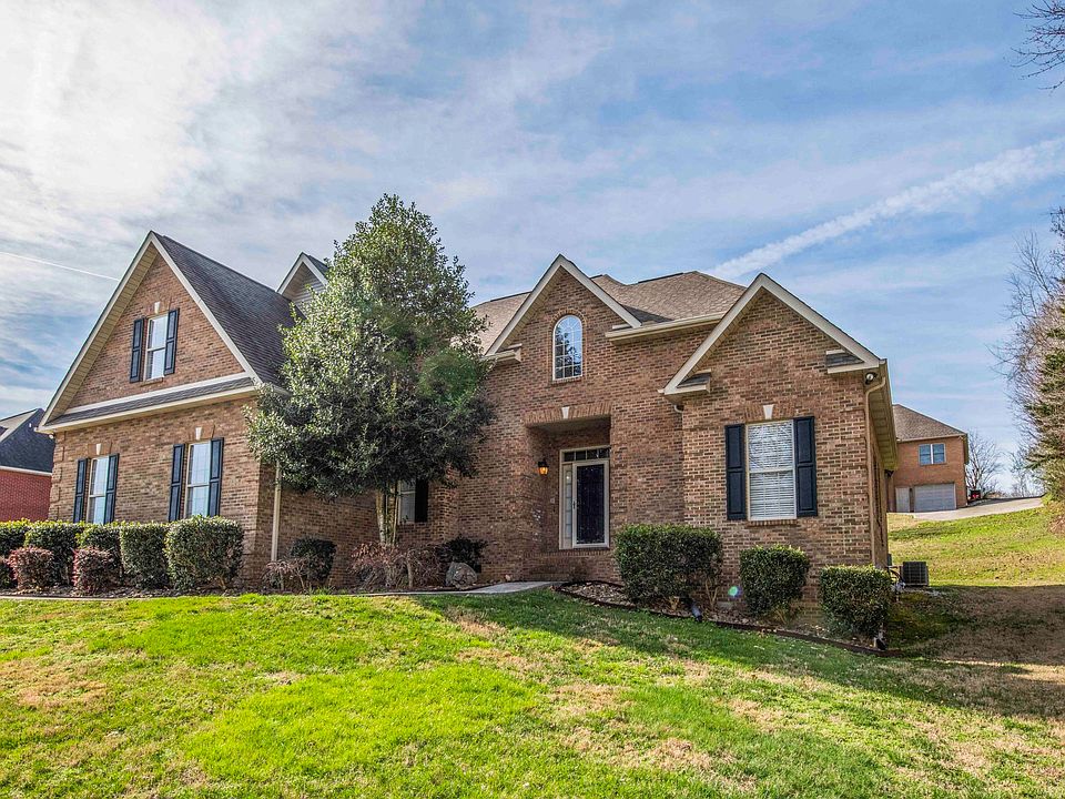 1st image of 3327 Whispering Oaks Dr