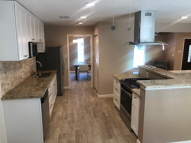 25610 Spring Ridge Dr — Photo 3