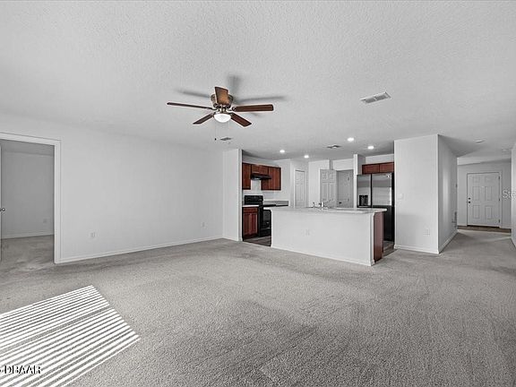 3rd image of 10 Post Oak Ln