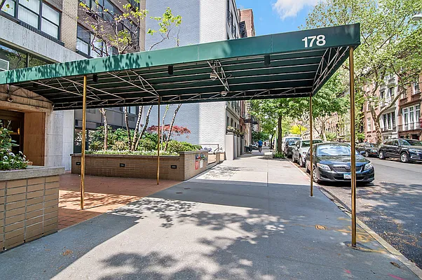 Sold by Compass | media 7