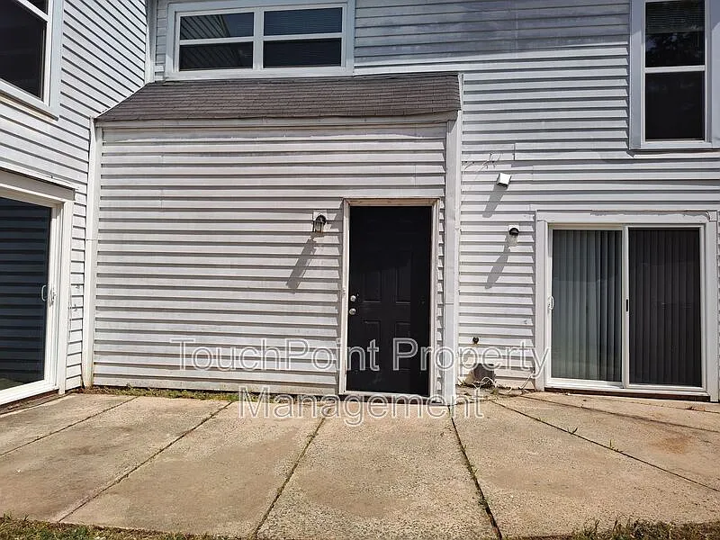 Building Photo - 7001 Stonington Ln