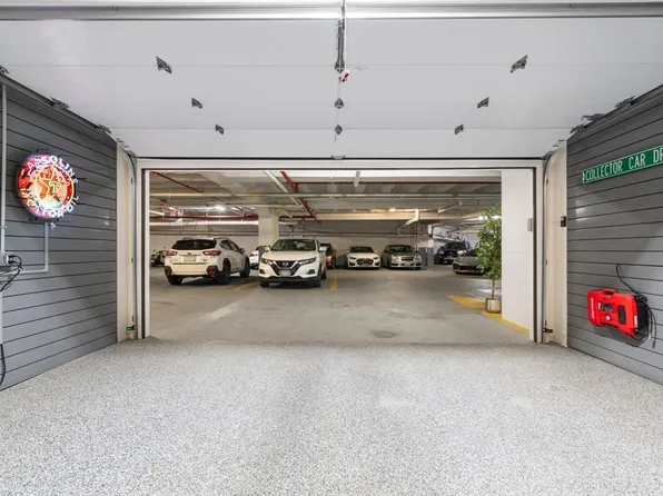 12 Stoneholm Park #3, Omaha, NE 68116