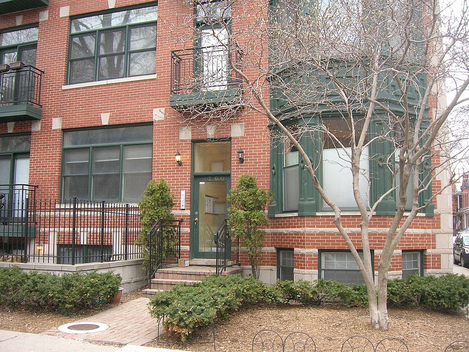 1st image of 600 W Arlington Pl #1