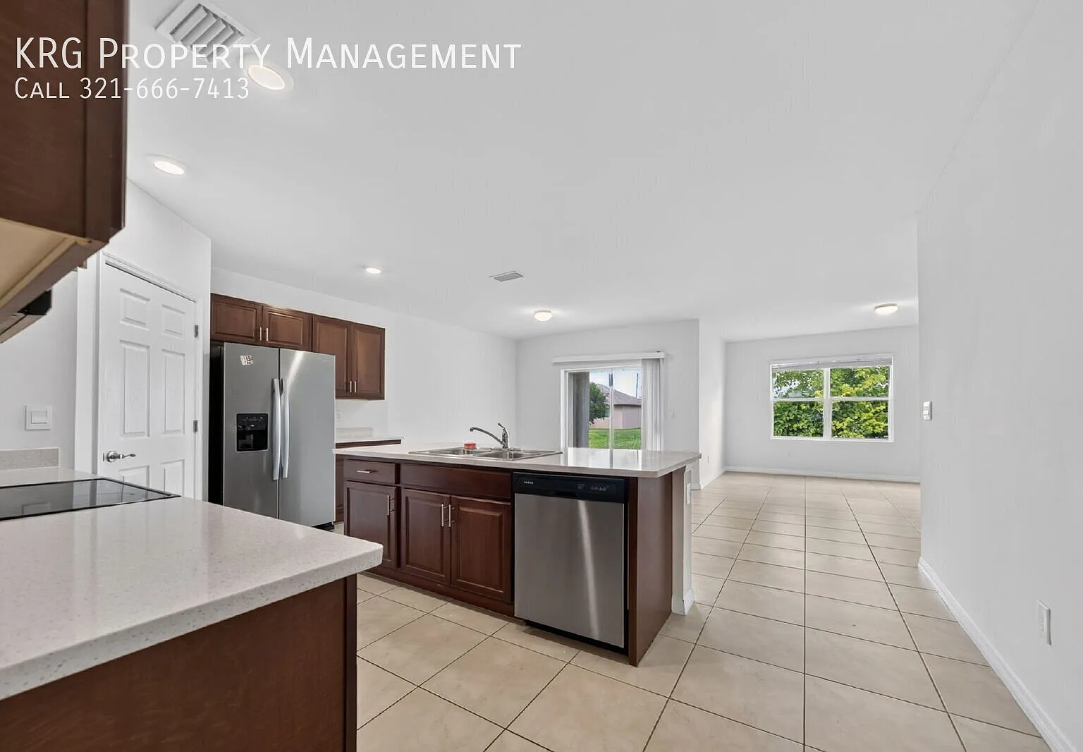 Beautiful 4-Bedroom Home in Cape Coral Move-In Ready! — Photo 4