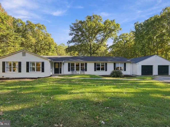 13177 Golden Dr, Sumerduck, VA 22742
